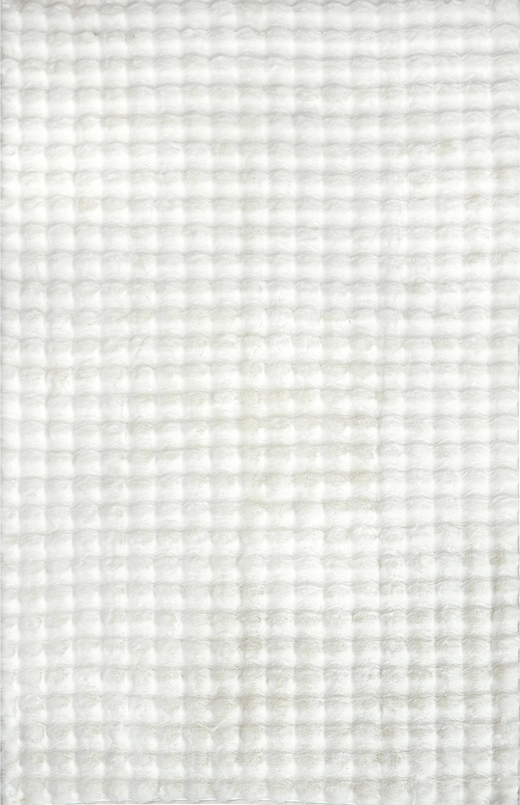 nuLOOM Jeni Solid Faux Rabbit Machine Washable Area Rug White 3' 9" x 6'