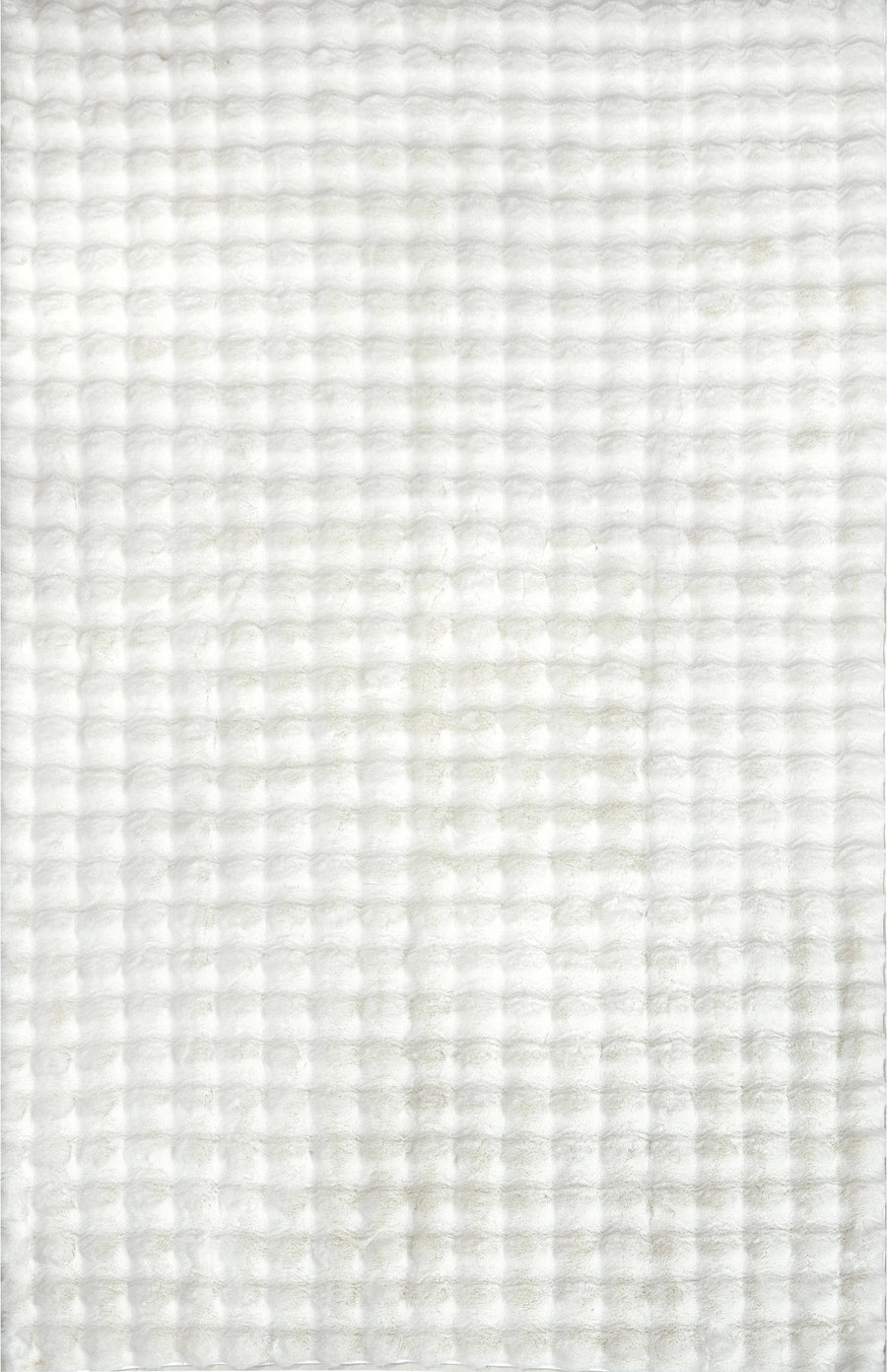 nuLOOM Jeni Solid Faux Rabbit Machine Washable Area Rug White 3' 9" x 6'